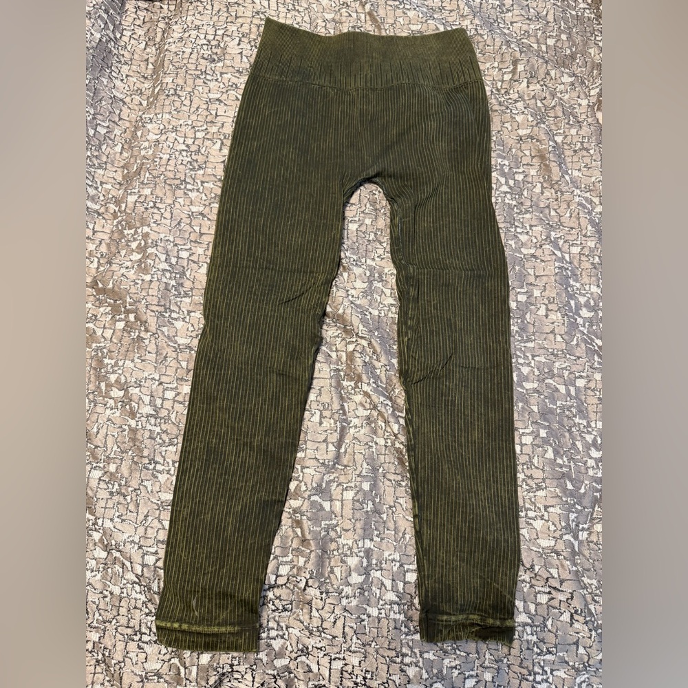 LELE active flex dune leggings.